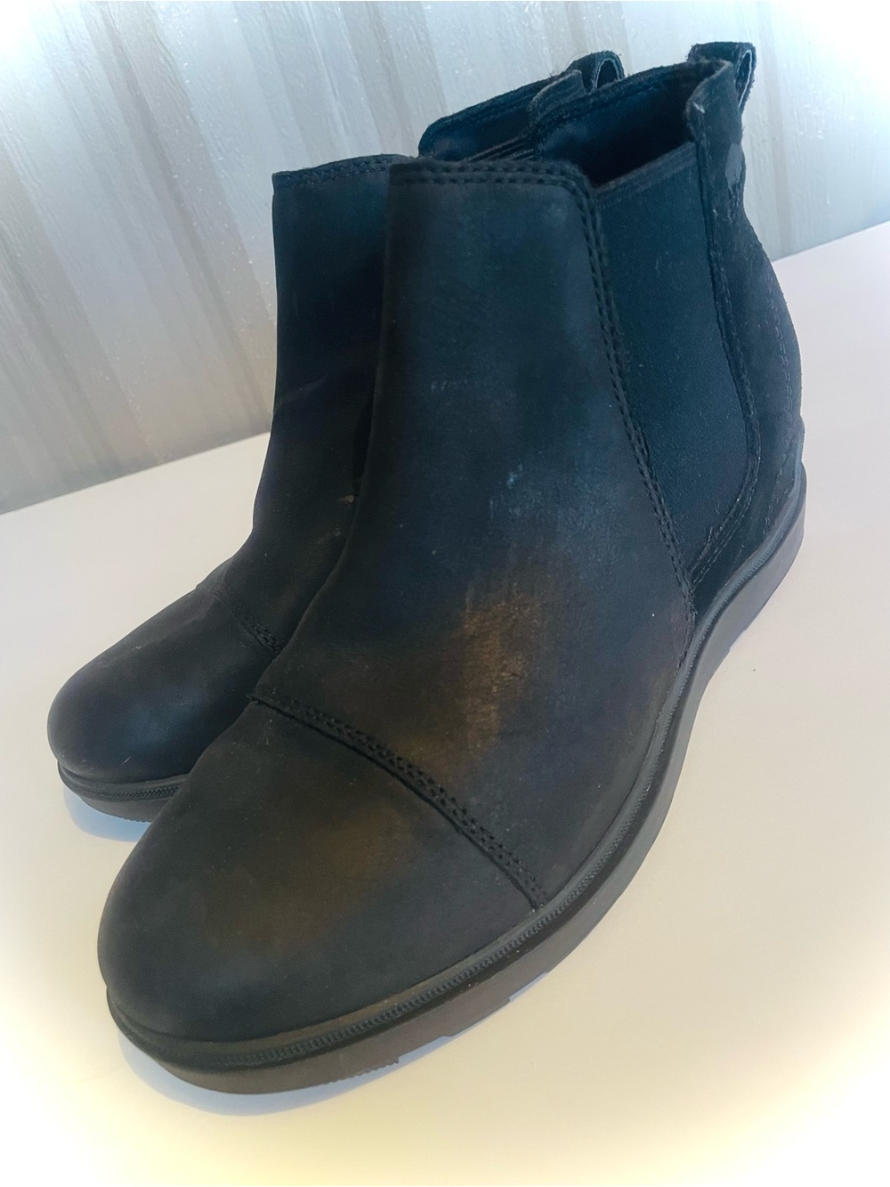 Sorel Evie II Chelsea Boots Women's 9 Black Leather Hidden Wedge Heel Waterproof - Picture 2 of 13